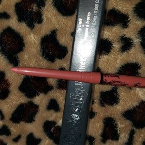 Lip liner